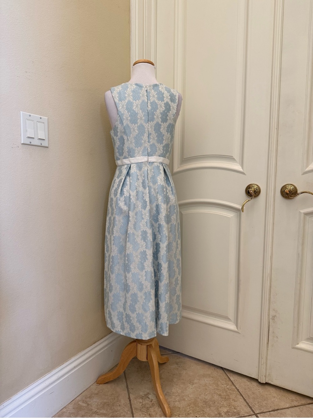 NWOT Miami powder blue and ivory dress - Picture 3 of 4
